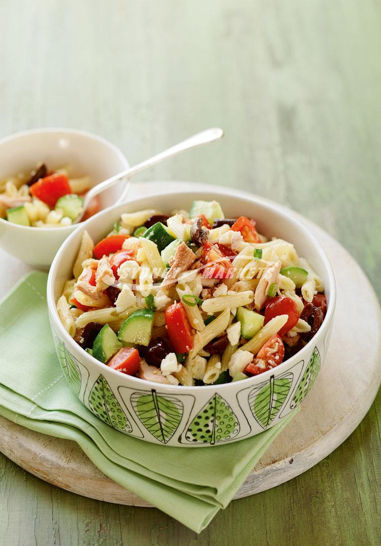 Greek salad & tuna pasta salad